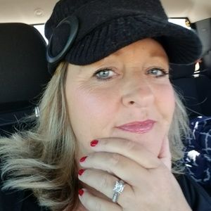 Meet your Posher, Pamela